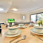 Spacious Home Very Close To Hospital & Parra Park