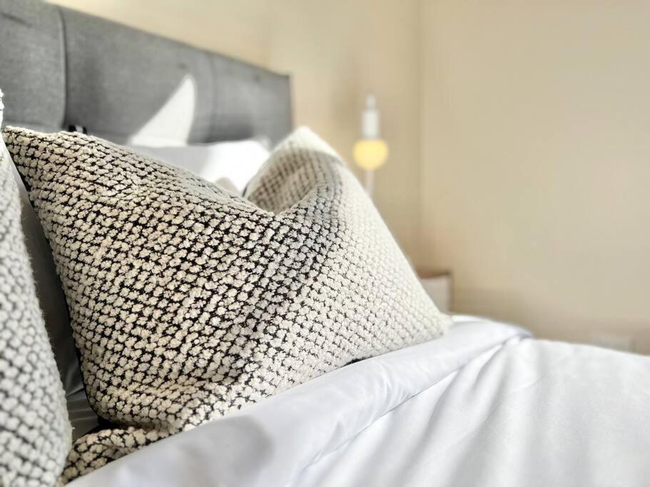 Spacious Very Close To Hospital & Parra Park *