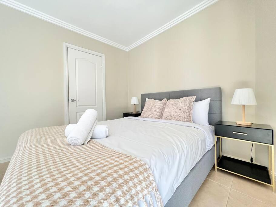Apartment Spacious Very Close To Hospital & Parra Park *
