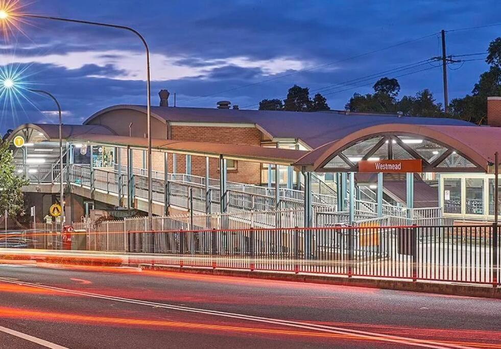 Spacious Very Close To Hospital & Parra Park Apartment Sydney